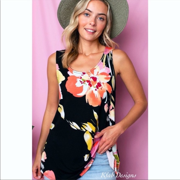 ❤️LAST! Floral Print Soft Jersey Knit Black Relaxed Fit Top! - Picture 4 of 9